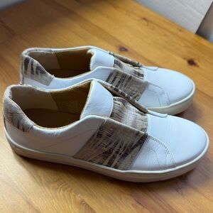 The Flexx sneakers size 6